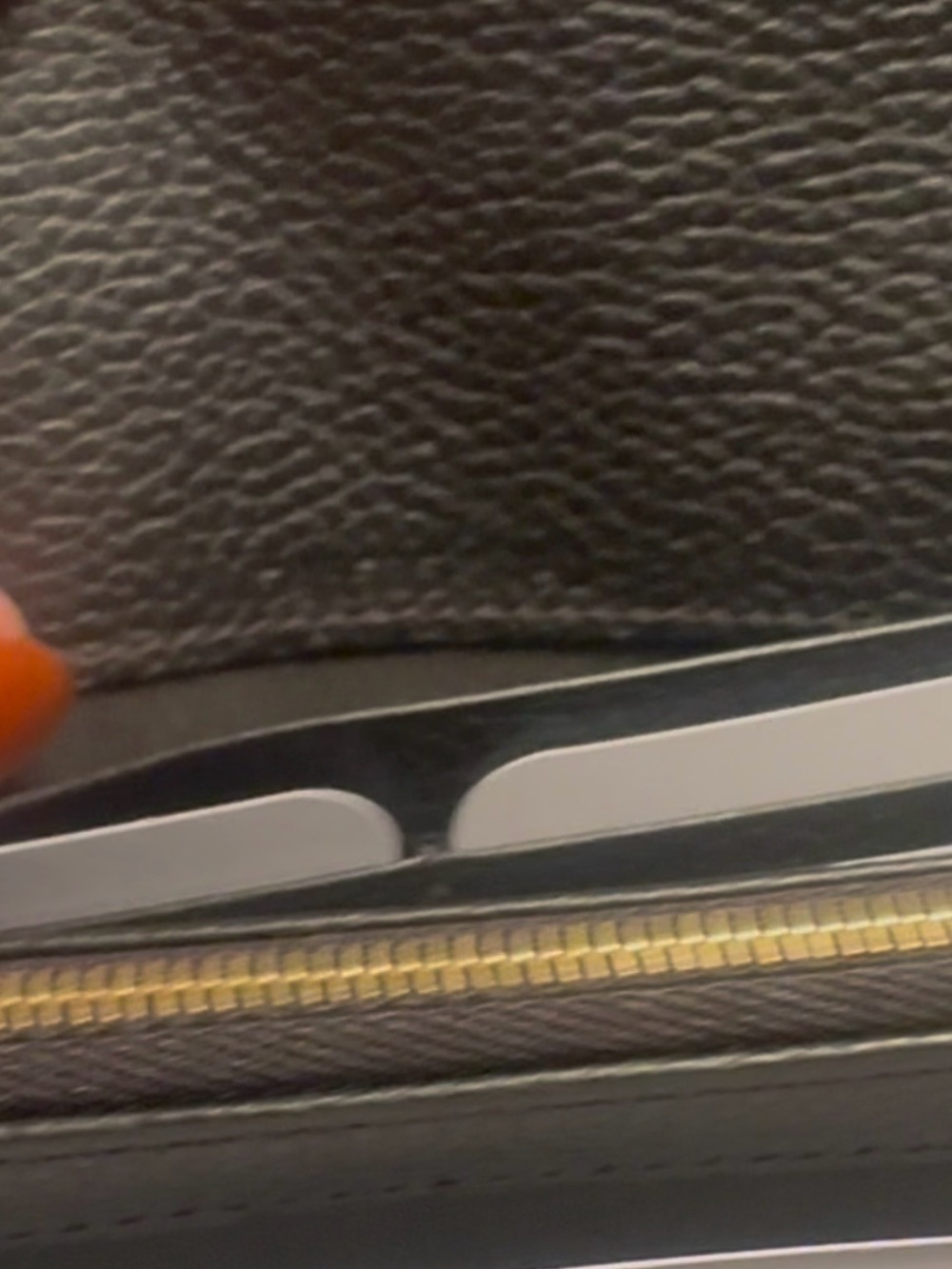 Gucci GG Wallet on a Chain Tan & Black Size Closed: 7.5'W × 4'H - Picture 7 of 11